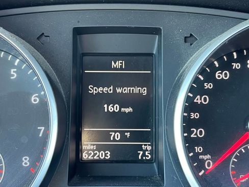 Used 2010 Volkswagen GTI 4-Door image 7