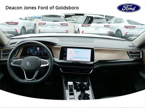 Used 2024 Volkswagen Atlas SE image 20