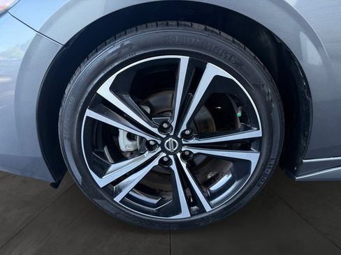 Used 2021 Nissan Sentra SR FWD image 9