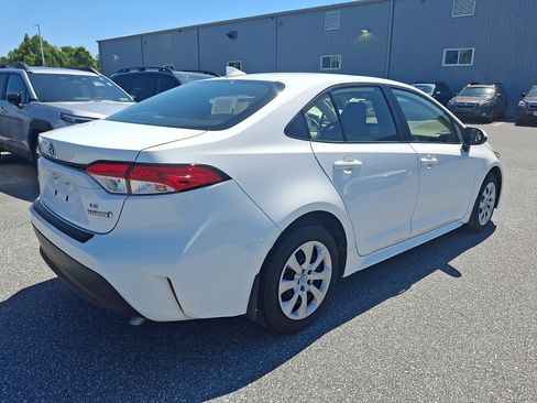 Used 2024 Toyota Corolla LE FWD image 4