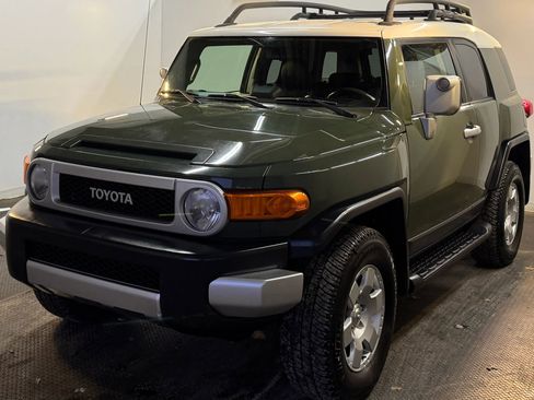 Used 2010 Toyota FJ Cruiser 4WD w/ Upgrade Pkg 2 image 2