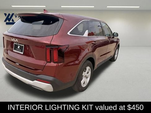 Used 2024 Kia Sorento LX FWD image 4