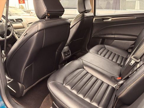 Used 2020 Ford Fusion SEL image 17