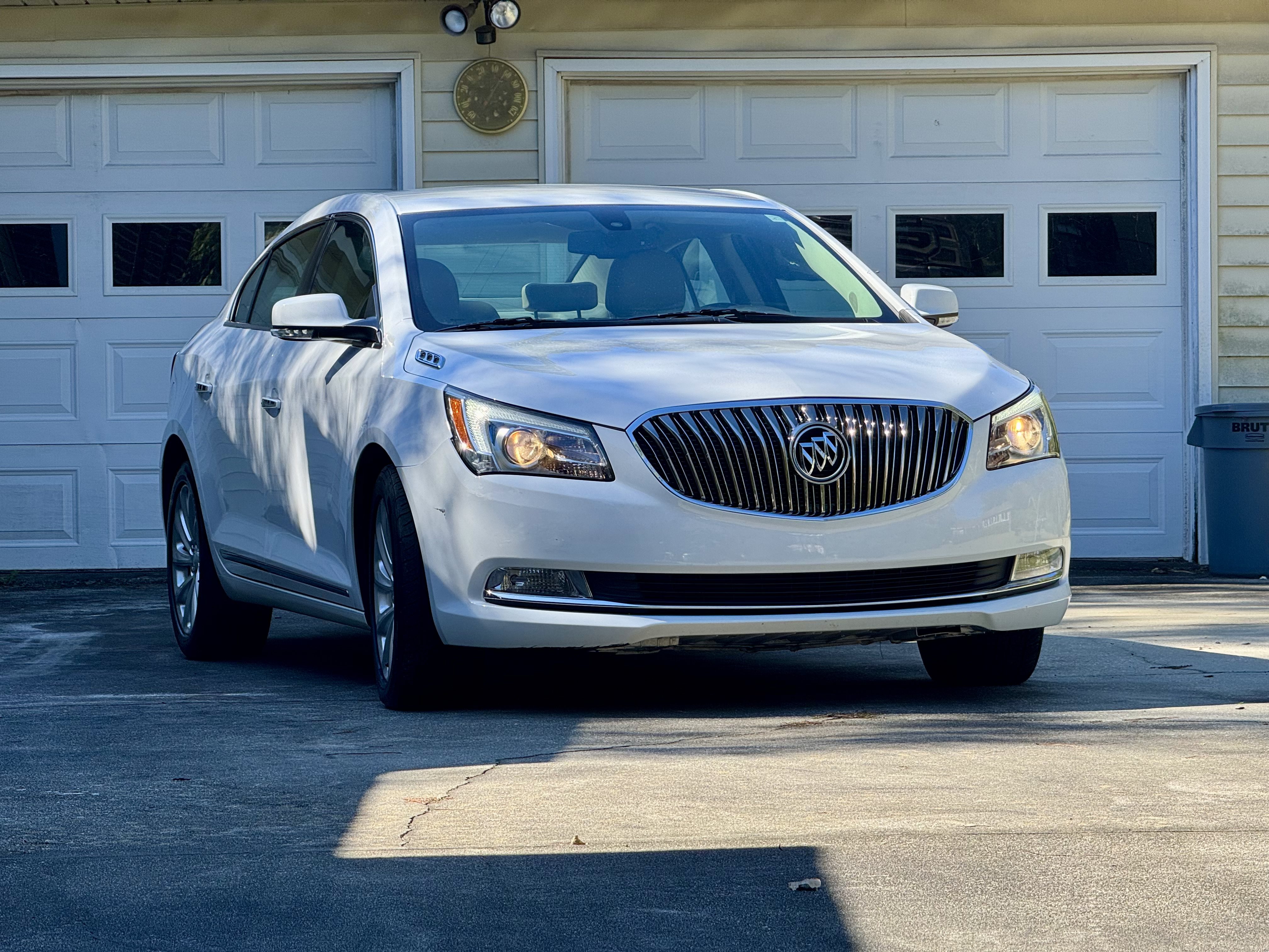 Used 2014 Buick LaCrosse Leather FWD image 1