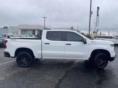 Used 2024 Chevrolet Silverado 1500 LT Trail Boss w/ LT Trail Boss Premium Package image 2