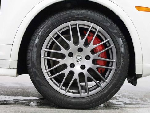Used 2016 Porsche Cayenne GTS AWD/4WD image 12