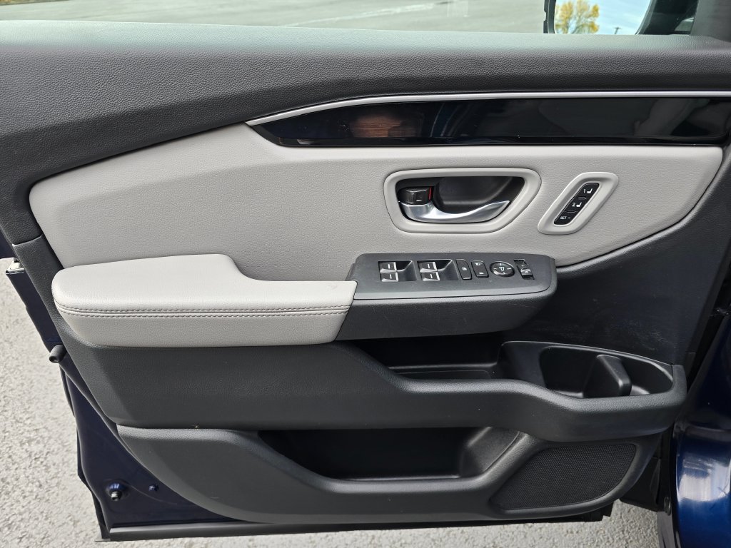 Certified 2025 Honda Pilot EX-L image 10