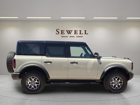 Used 2025 Ford Bronco Badlands AWD/4WD image 5