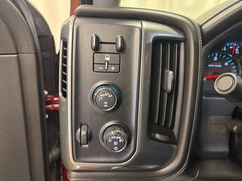 Used 2018 Chevrolet Silverado 1500 LTZ Z71 w/ LTZ Plus Package AWD/4WD image 33