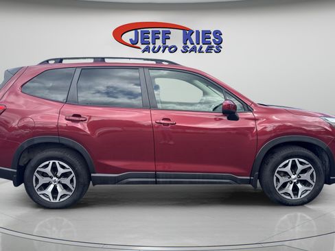 Used 2024 Subaru Forester Premium AWD/4WD image 4