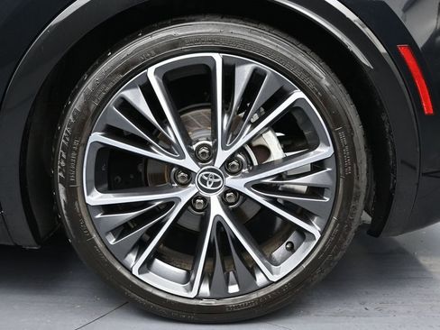 Used 2024 Toyota Prius XLE image 10