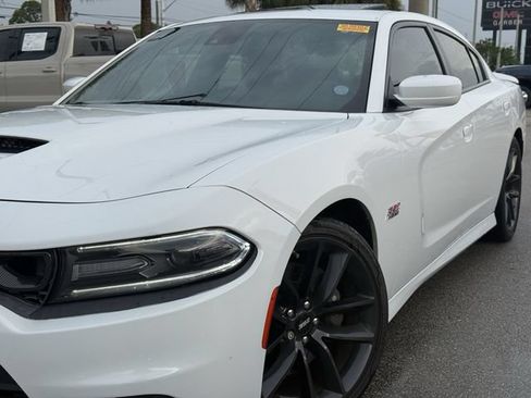 Used 2019 Dodge Charger Scat Pack w/ Technology Group RWD image 5
