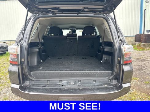 Used 2023 Toyota 4Runner SR5 AWD/4WD image 17