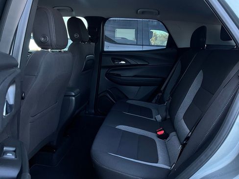 Used 2025 Chevrolet TrailBlazer LT image 11