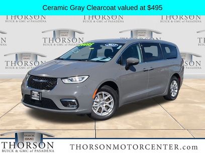 Used 2023 Chrysler Pacifica Touring-L