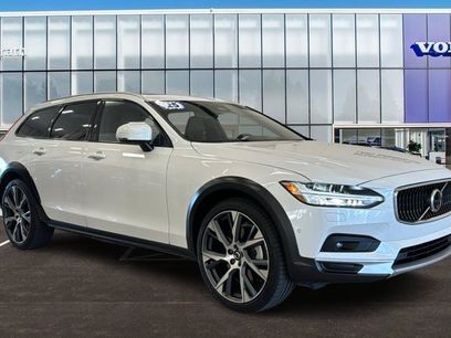 Certified 2025 Volvo V90 B6 Cross Country Ultra w/ Protection Package Premier