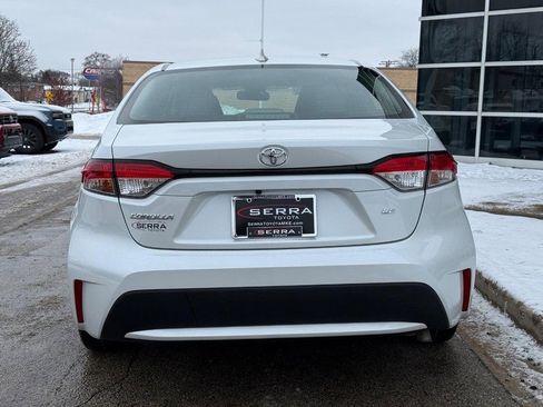 Used 2022 Toyota Corolla LE image 4