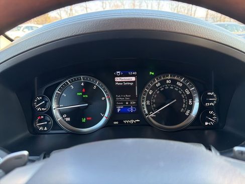 Used 2020 Lexus LX 570 4WD w/ Luxury Package image 33