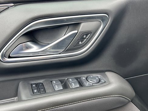 Certified 2024 GMC Yukon XL SLT w/ SLT Luxury Package image 20