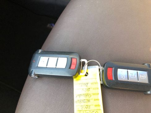 Used 2018 Mitsubishi Outlander SEL image 27