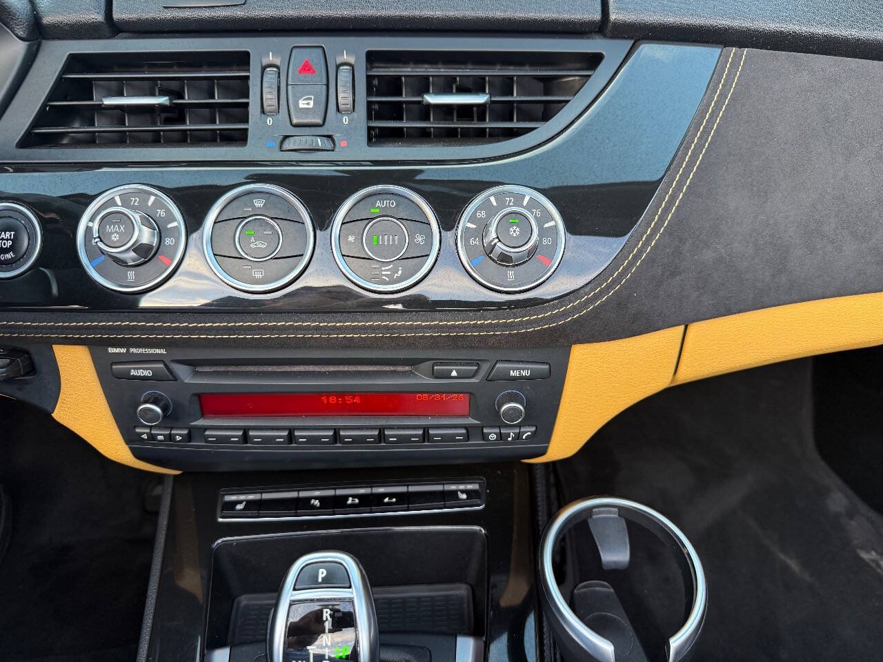 Used 2012 BMW Z4 sDrive28i w/ Exclusive Citrus Yellow Pkg RWD image 17