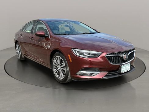 Used 2018 Buick Regal Essence w/ Driver Confidence Package #1 image 8