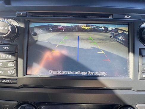 Used 2017 Nissan Titan SL image 22