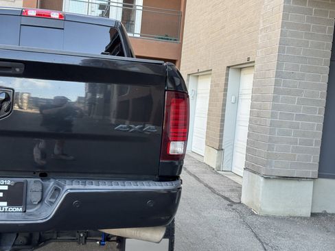 Used 2018 RAM 2500 Laramie w/ Sport Appearance Group AWD/4WD image 7