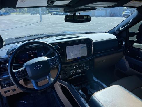 Used 2023 Ford F350 Lariat image 29