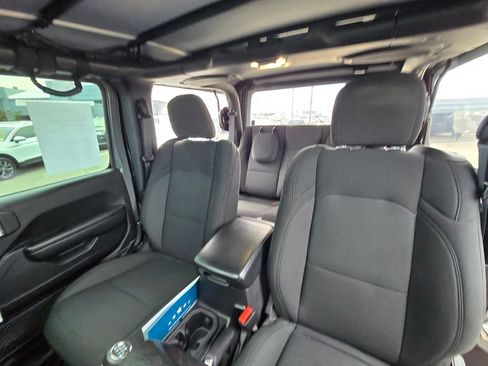 Used 2021 Jeep Wrangler Sport AWD/4WD image 30