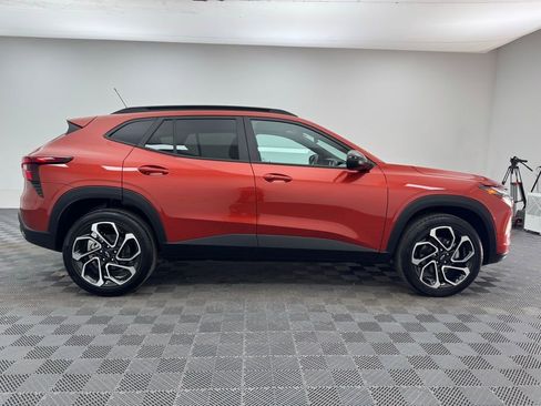 Used 2024 Chevrolet Trax RS w/ Driver Confidence Package image 6