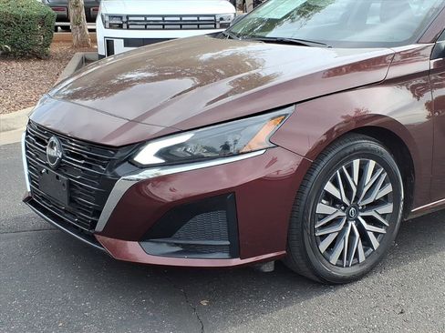 Used 2024 Nissan Altima 2.5 SV image 8