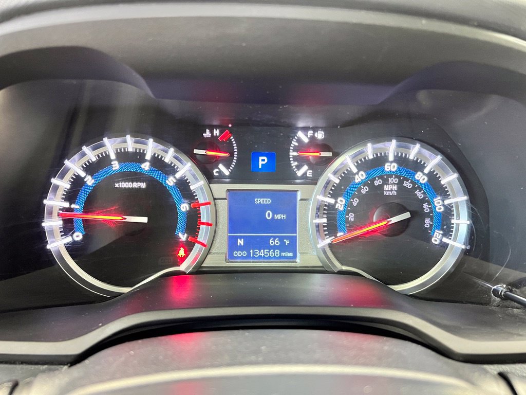 Used 2018 Toyota 4Runner SR5 Premium AWD/4WD image 30