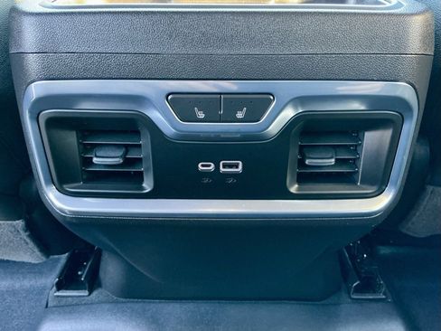 Used 2022 GMC Sierra 1500 SLT image 35