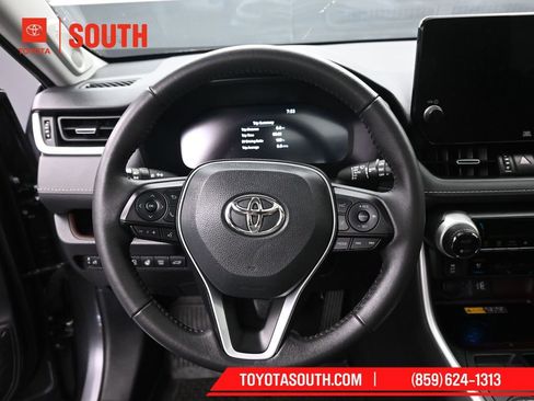 Used 2023 Toyota RAV4 Limited image 23