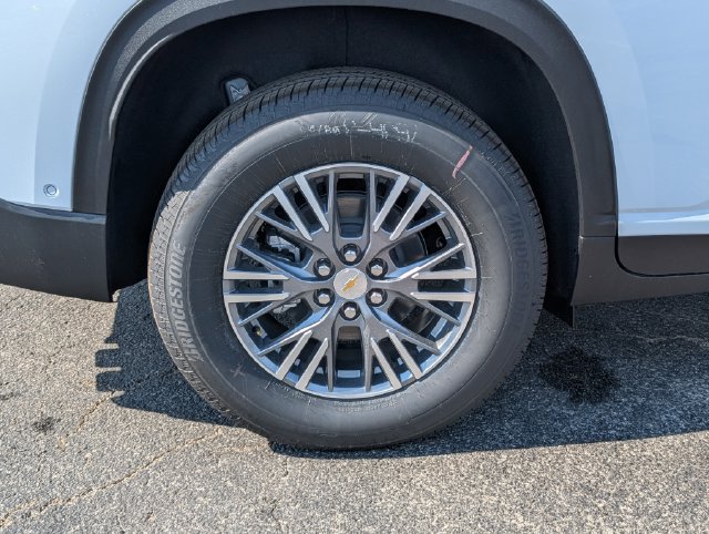 New 2027 Chevrolet Traverse LT w/ Enhanced Driving Package FWD image 3