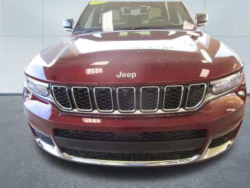 New 2025 Jeep Grand Cherokee L Limited w/ Luxury Tech Group II image 32