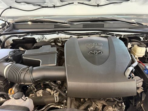 Used 2021 Toyota Tacoma TRD Sport w/ Technology Package image 32