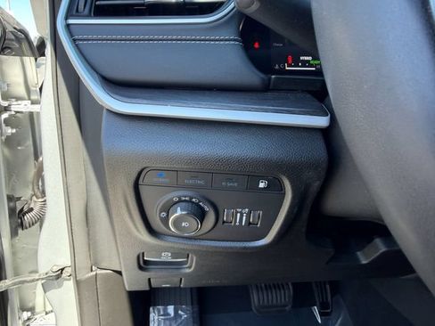 Used 2024 Jeep Grand Cherokee Limited 4xe AWD/4WD image 20