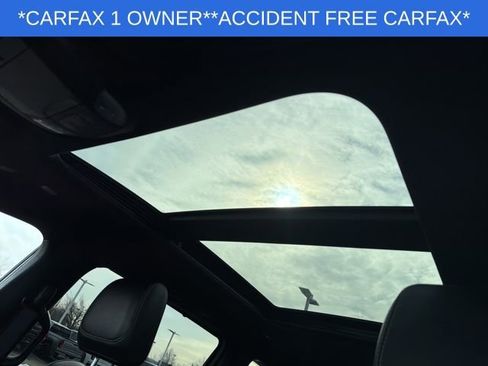 Used 2025 Chrysler Pacifica Limited image 29