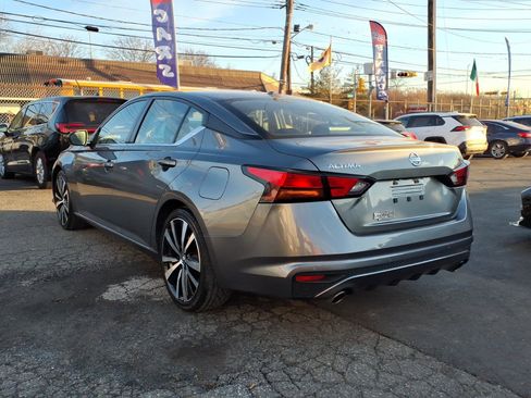 Used 2022 Nissan Altima 2.5 SR image 4