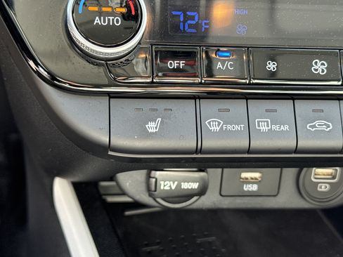 Used 2023 Hyundai Elantra Limited image 33