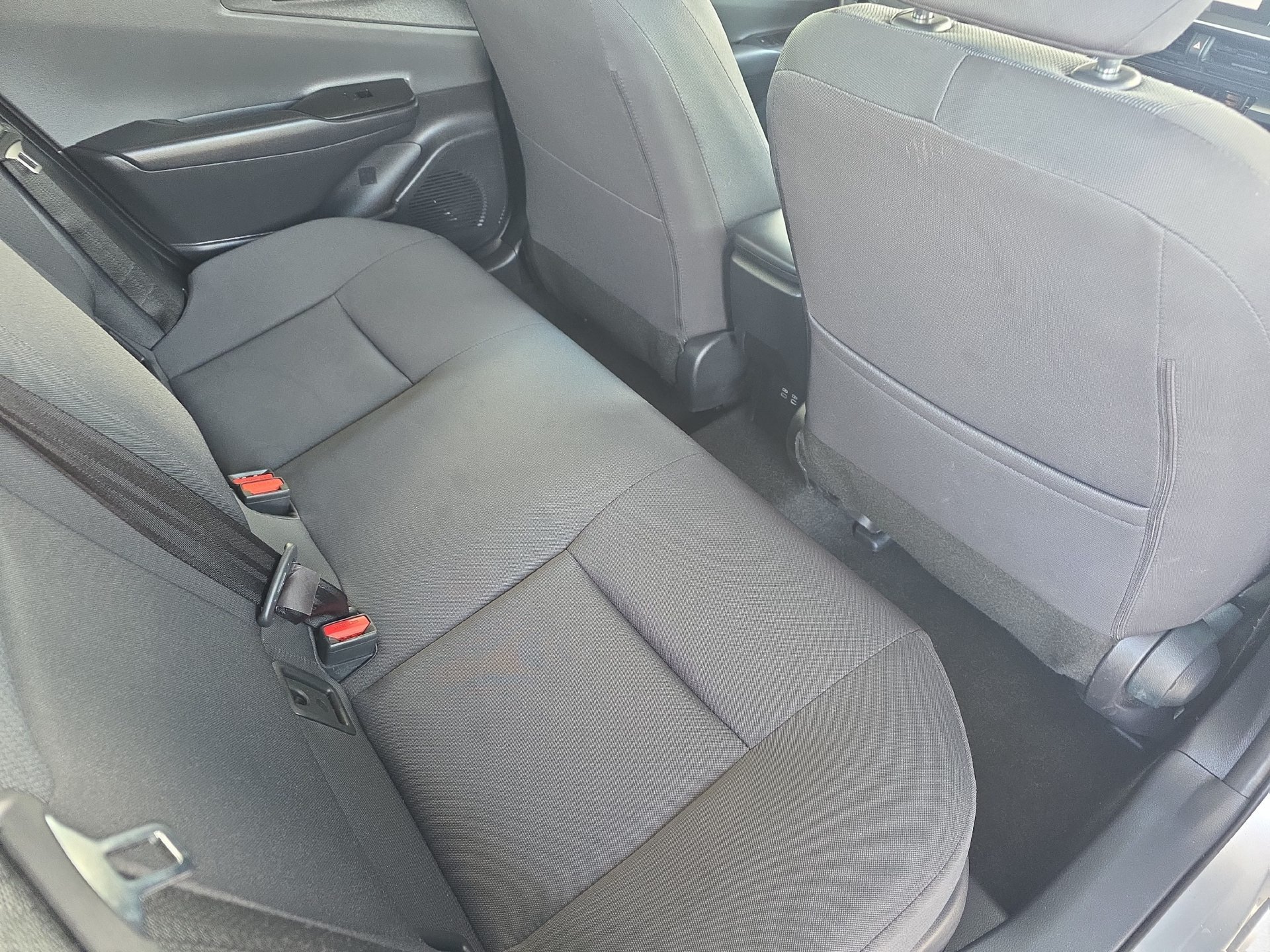 Used 2025 Toyota Prius LE FWD image 11
