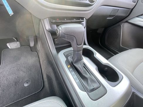 Used 2015 Chevrolet Colorado LT w/ LT Convenience Package RWD image 16