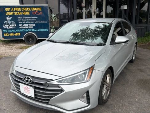 Used 2020 Hyundai Elantra SEL FWD image 2