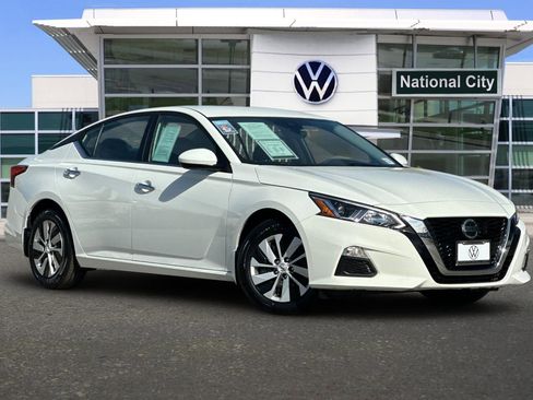 Used 2021 Nissan Altima 2.5 S image 2