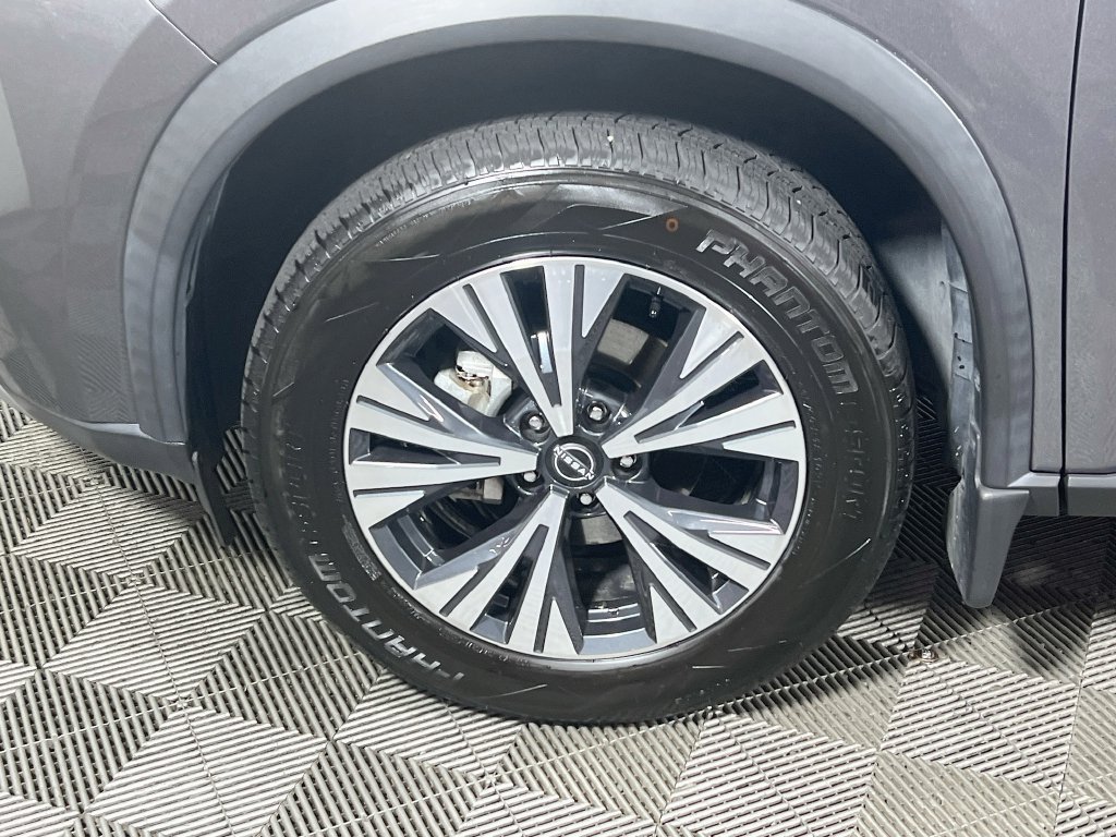 Used 2023 Nissan Rogue SV FWD image 27