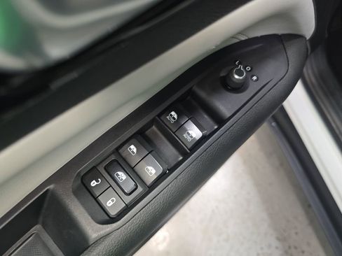 Used 2024 Jeep Compass Limited image 15