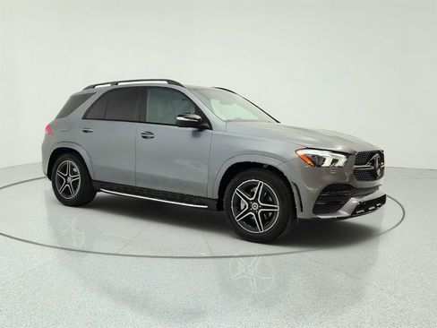 Used 2022 Mercedes-Benz GLE 350 w/ AMG Line Exterior image 3