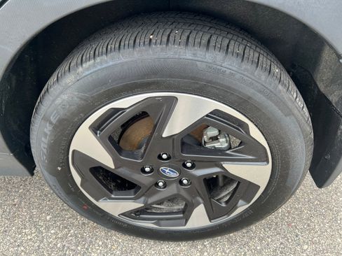 Certified 2025 Subaru Crosstrek 2.5i Limited image 9